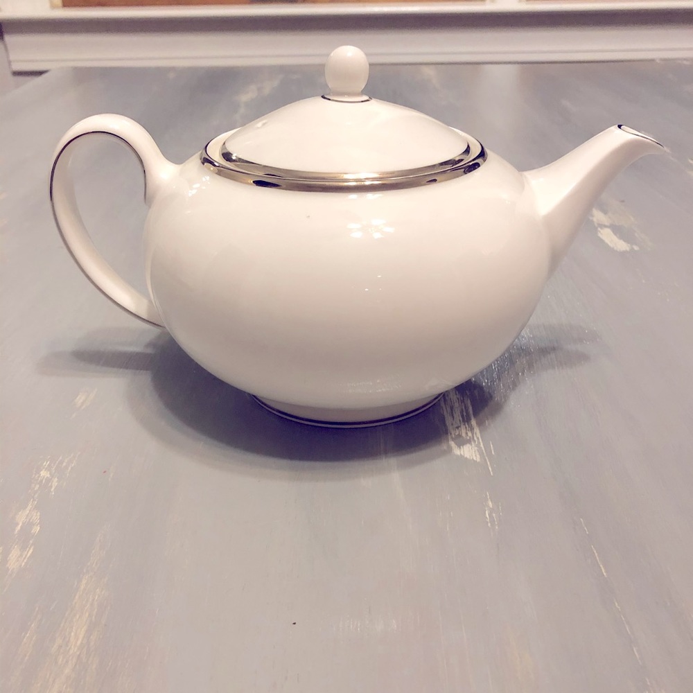 Wedgwood Sterling Teapot with platinum trim